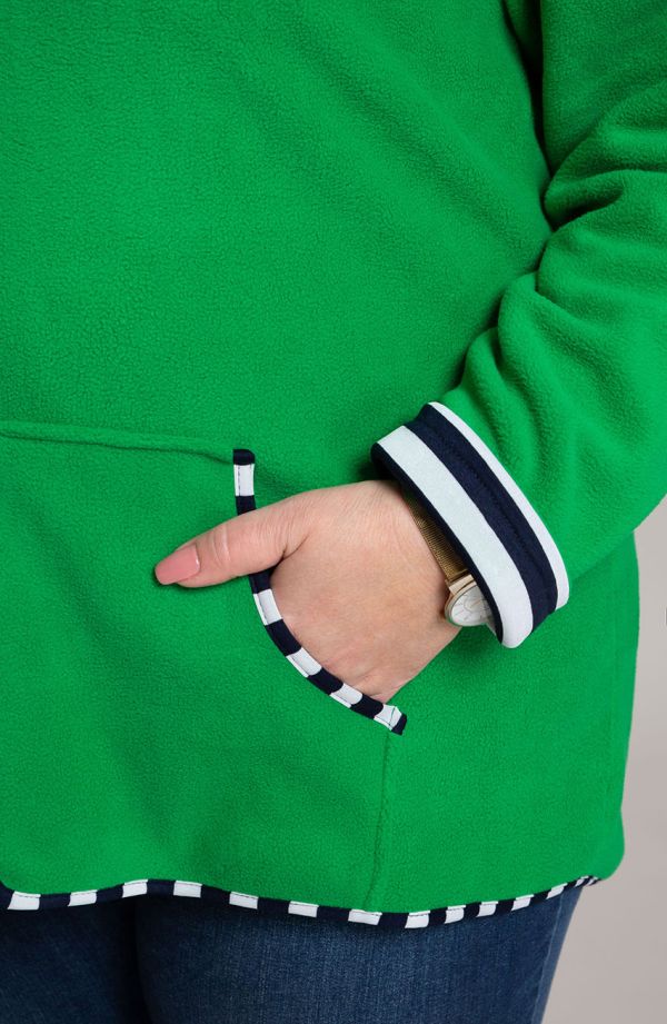 Roheline fliisist dressipluus